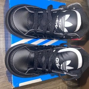 Toddler sneakers US size 6 Adidas